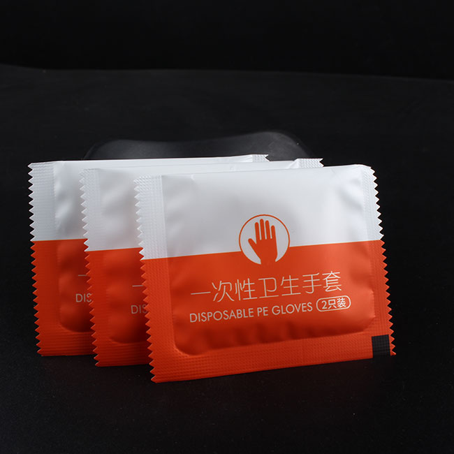 Paquete de guantes de PE de calidad alimentaria plegados individuales Restaurantes/Cafetería/Panadería/Bar de refrigerios Personalizar guantes de impresión